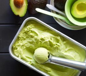 Kem bơ viên béo ngậy