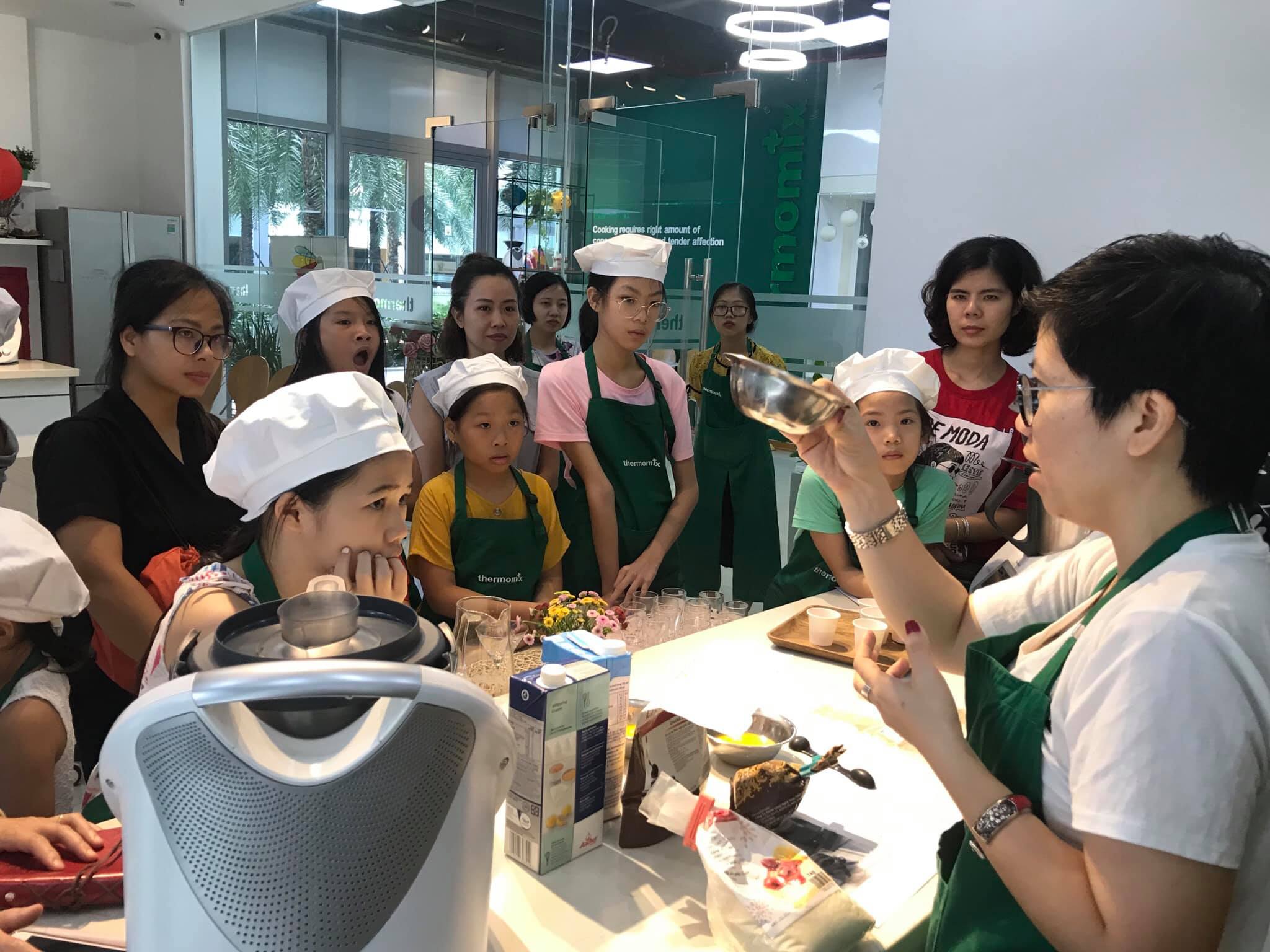 Lớp học nấu ăn trong chuỗi chương trình “Miếng nhỏ yêu thương – Spoonful of Love” dành cho bé - Thermomix Vietnam