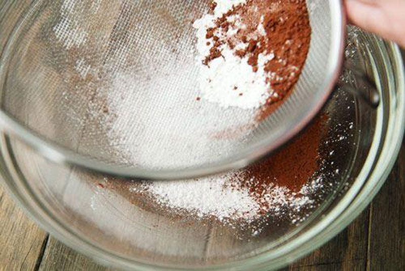 Cách làm bánh cupcake socola tại nhà không cần lò nướng