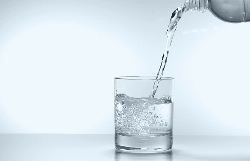 uống nước thường xuyên